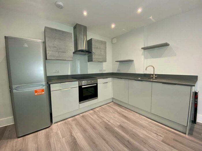 2 Bedroom Flat To Rent In College Way, Southend-on-Sea, SS1