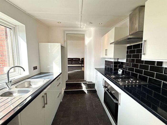 2 Bedroom Flat To Rent In Portland Street, Gateshead, NE10