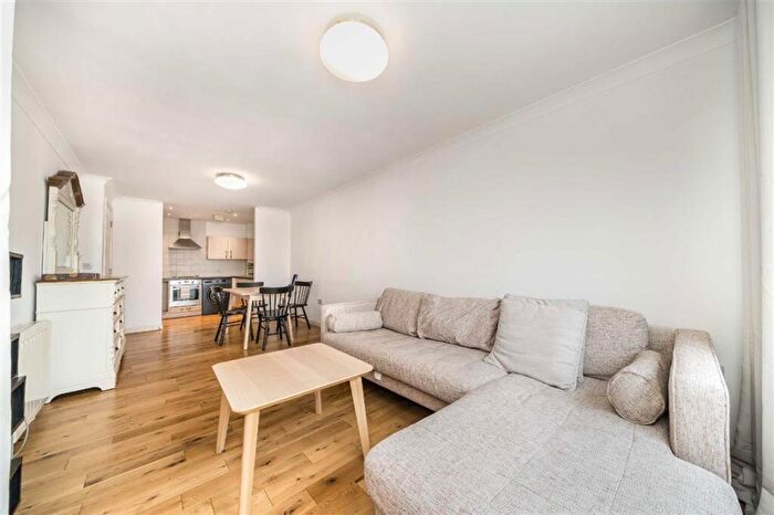 1 Bedroom Flat For Sale In Candle Street, Stepney Green, E1