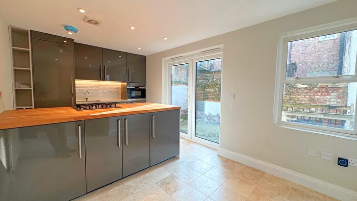2 Bedroom Flat To Rent In Brookhill Road, London, SE18