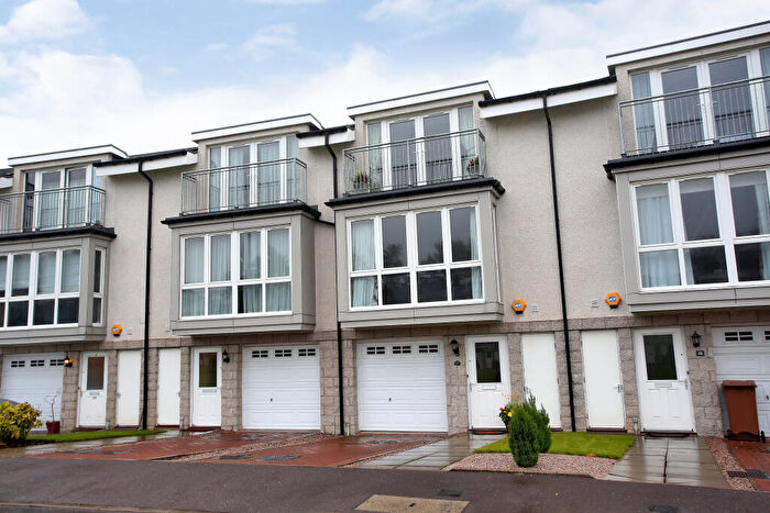 5 Bedroom Terraced House To Rent In Woodlands Terrace, Aberdeen, AB15