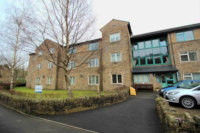 1 Bedroom Flat To Rent In Riverside House Uppermill, OL3