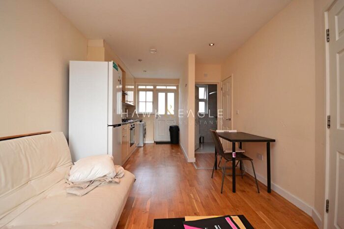 3 Bedroom Town House To Rent In Steels Lane, London, Greater London., E1