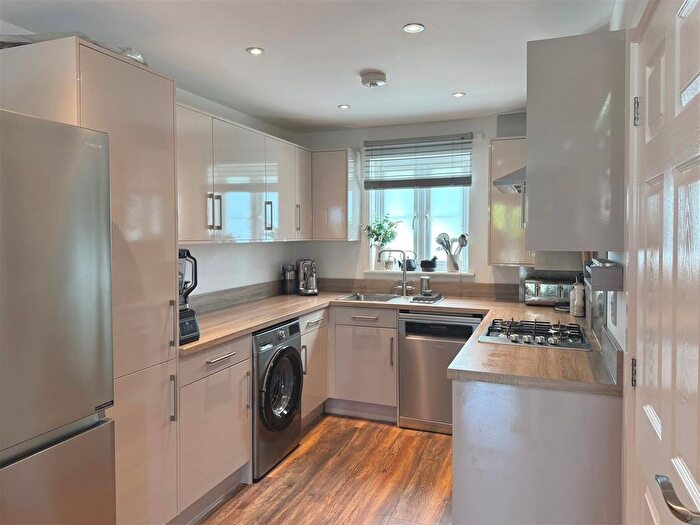 3 Bedroom End Of Terrace House For Sale In Chivilas Road, Camborne, TR14