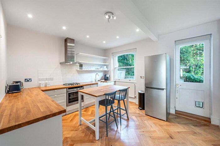 3 Bedroom Flat To Rent In Regents Park Road, Primrose Hill, London, NW1