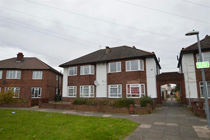 2 Bedroom Maisonette To Rent In Rainham Road South, Dagenham, RM10