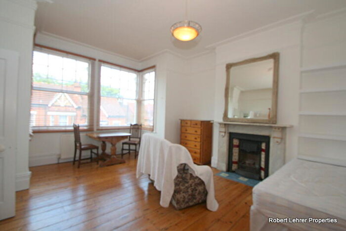 Flat To Rent In Southwood Avenue, Highgate, N6