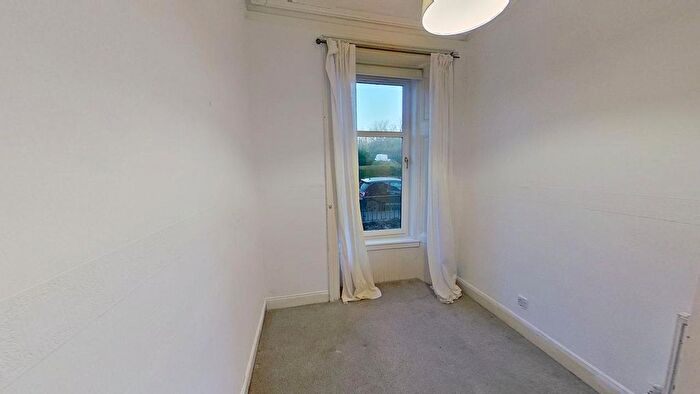 3 Bedroom Flat To Rent In Staffa Street, Dennistoun, Glasgow, G31