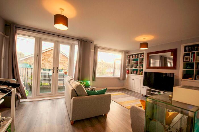 3 Bedroom Maisonette To Rent In Derwent Street, London, SE10