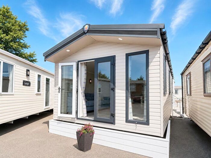 2 Bedroom Mobile/park Home For Sale In Shottendane Road, Birchington, CT7