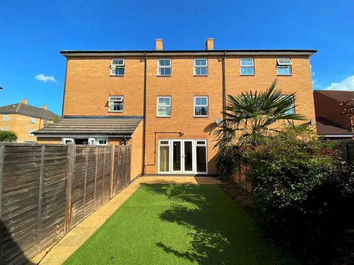 4 Bedroom Terraced House To Rent In Acer Way, Red Lodge, IP28