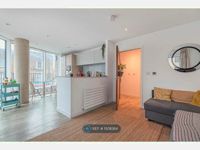 1 Bedroom Flat To Rent In Tooting High Street, London, SW17