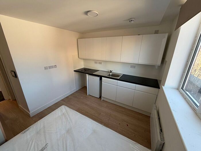 Studio To Rent In Gillett Road, Thornton Heath, CR7