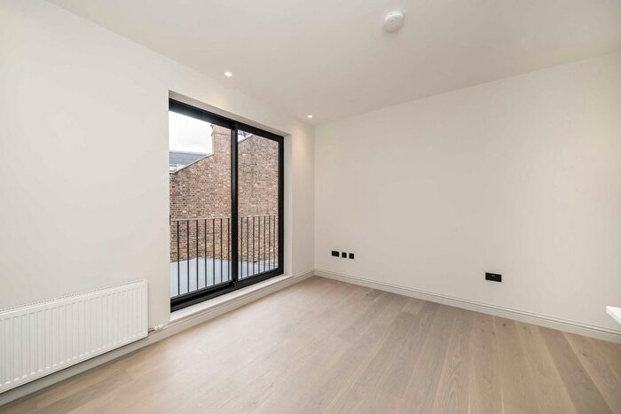 1 Bedroom Flat For Sale In Hillcrest Road, London, W3