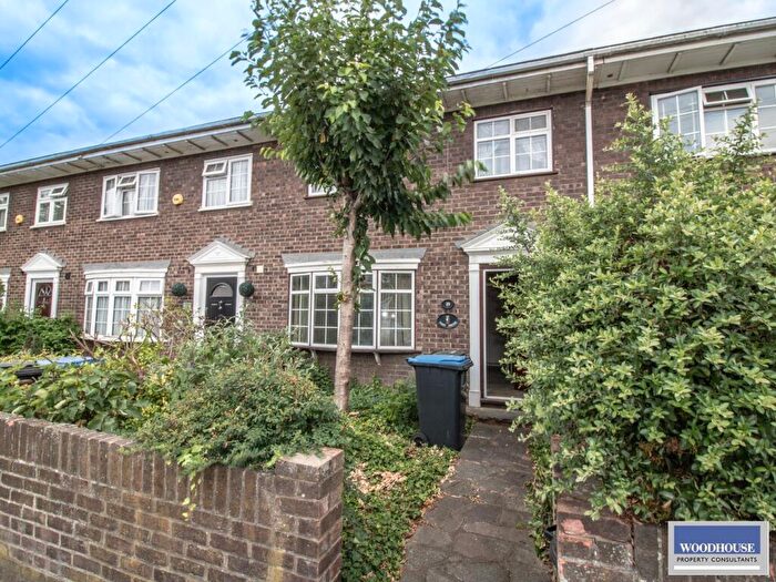 3 Bedroom Terraced House For Sale In St Georges Road, Enfield, EN1