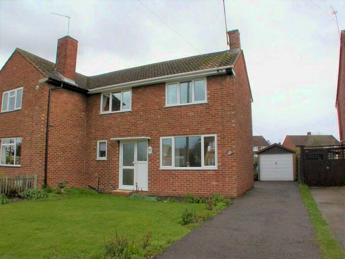 2 Bedroom Semi-Detached House To Rent In Lancaster Close, Bedfordshire, MK45