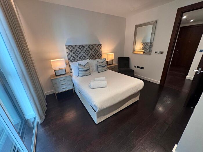 2 Bedroom Apartment To Rent In - Charles Clowes Walk, SW11