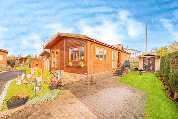 2 Bedroom Bungalow For Sale In Riverside Park, Upper Beeding, West Sussex, BN44