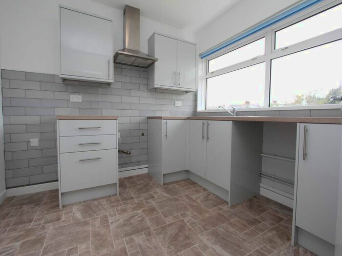 3 Bedroom Maisonette To Rent In Maple Close, Barry, Vale Of Glamorgan, CF62