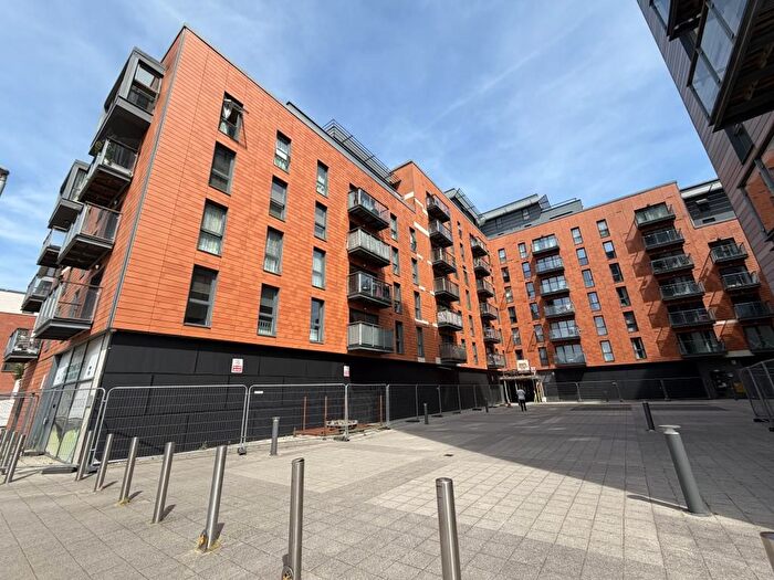 2 Bedroom Flat For Sale In Slough, Berkshire, Slough, SL2