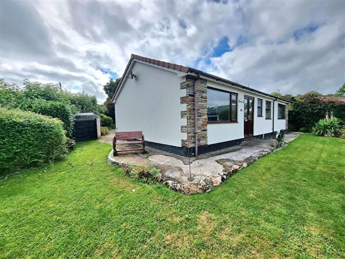 3 Bedroom Detached Bungalow For Sale In Holmans Meadow, Lawhitton., PL15