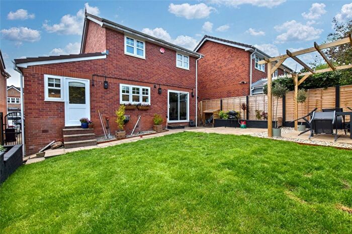 3 Bedroom Detached House For Sale In St. Marys Park Green, Leeds, West Yorkshire, LS12