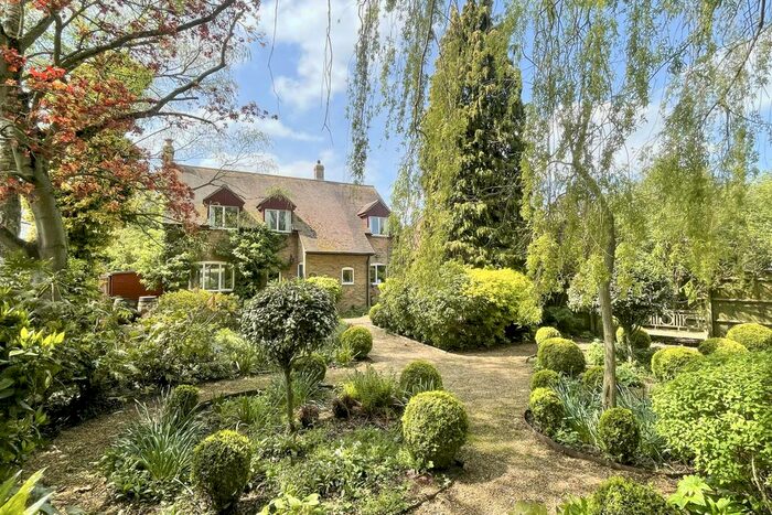 4 Bedroom Detached House To Rent In The Avenue, Worminghall, HP18