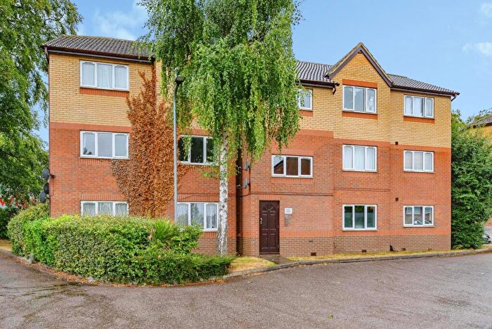 1 Bedroom Flat For Sale In Simpson Close, Luton, Bedfordshire, LU4