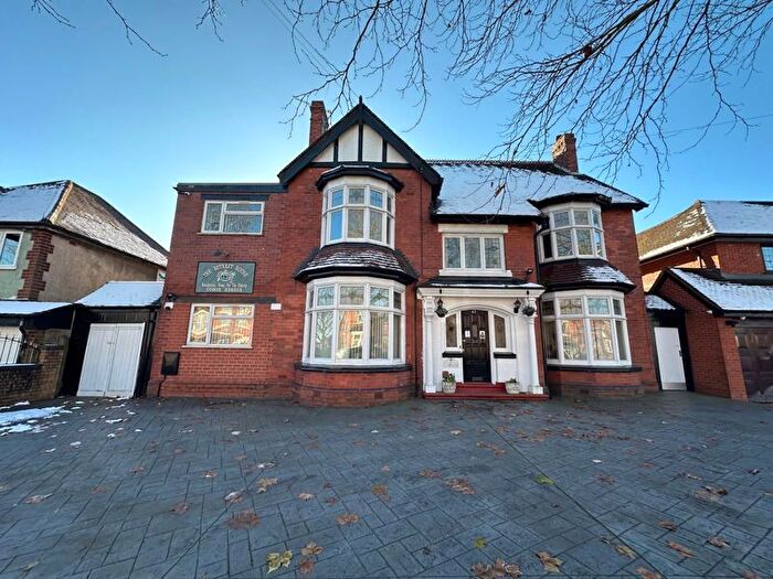 19 Bedroom Detached House To Rent In Goldthorn Hill, Wolverhampton, WV2