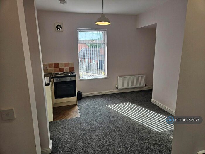 2 Bedroom Flat To Rent In Upstairs .Johns Crescent, Darlington, DL1