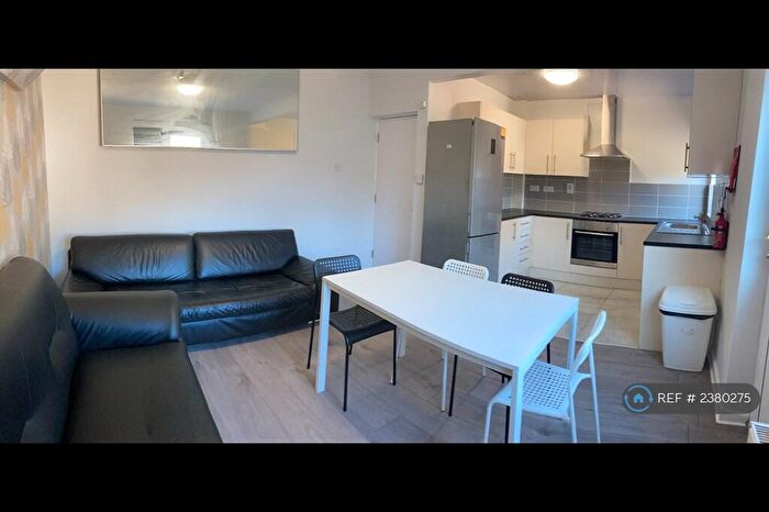 5 Bedroom Terraced House To Rent In Queensland Avenue, Coventry, CV5