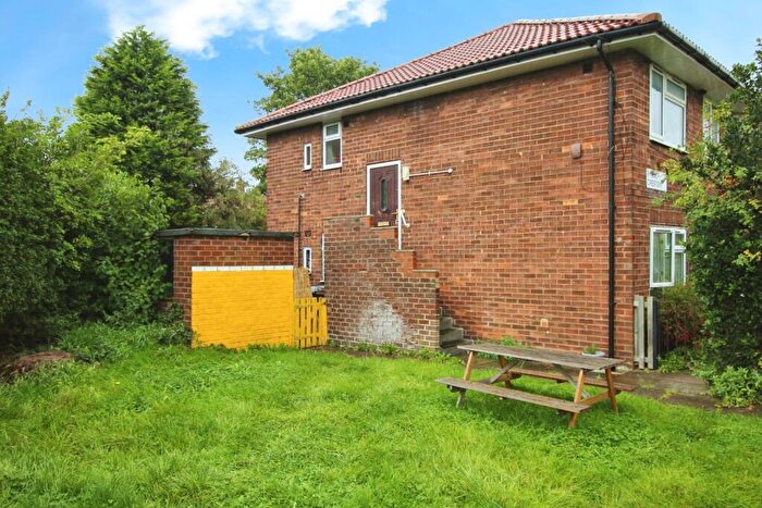 2 Bedroom Maisonette To Rent In Rydal Crescent, Morley, Leeds, West Yorkshire, LS27