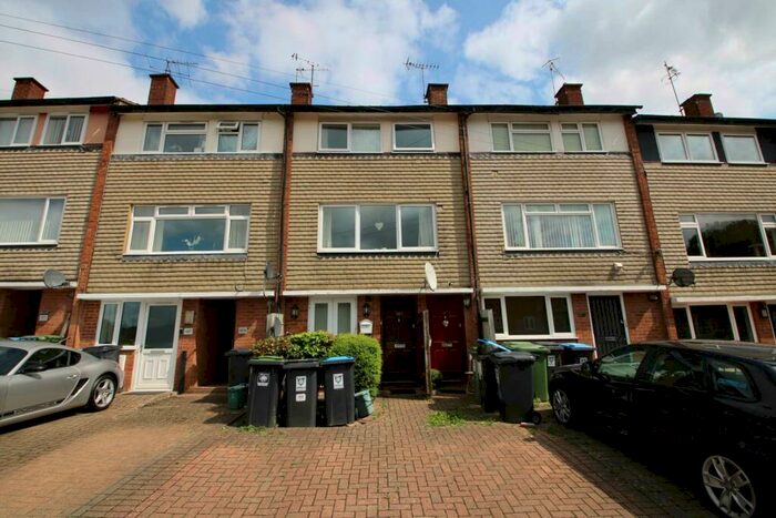 1 Bedroom Apartment To Rent In Walking Distance To Train Station, Garden Apartment, HP3