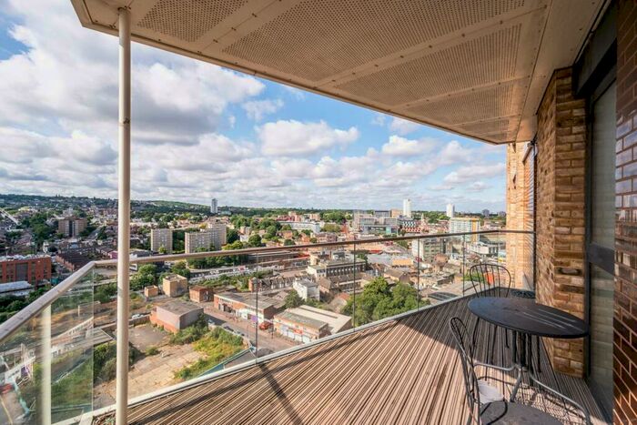 2 Bedroom Flat To Rent In Victory Parade, Woolwich, London, SE18