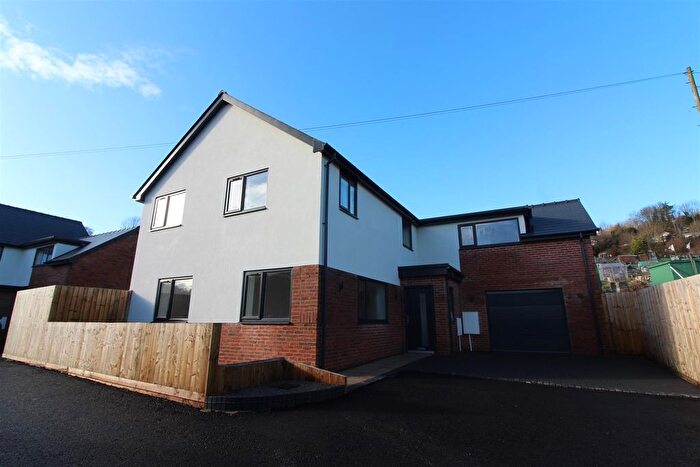 5 Bedroom Detached House For Sale In Celynen Close, Newbridge, NP11