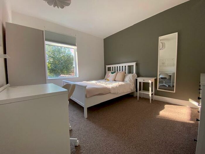 6 Bedroom House To Rent In Hewson Road, Lincoln, LN1