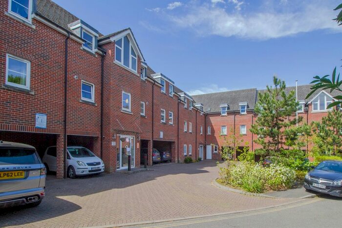 2 Bedroom Flat To Rent In Station Way, Claygate, Esher, KT10