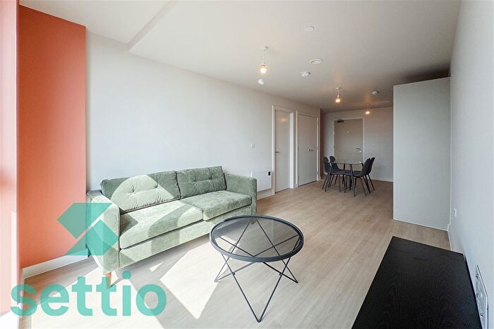 1 Bedroom Flat To Rent In Trafford Gardens, M16