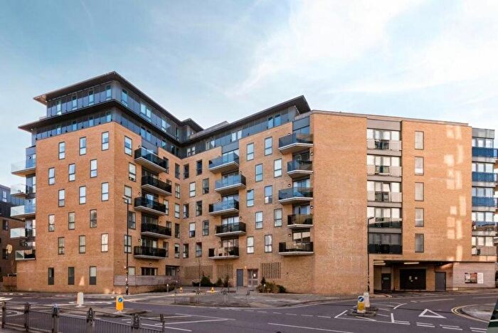 1 Bedroom Flat To Rent In Embankment House -, P19