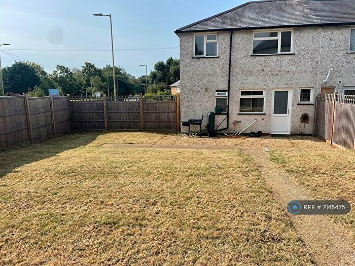 3 Bedroom Semi-Detached House To Rent In Cottonmill Crescent, St. Albans, AL1