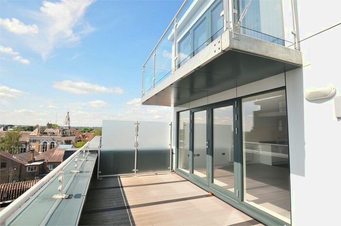 2 Bedroom Flat To Rent In Waterside, Thames Street, Staines-Upon-Thames, Surrey, TW18