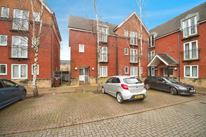 2 Bedroom Flat For Sale In Halliard Court, Barquentine Place, Cardiff, CF10
