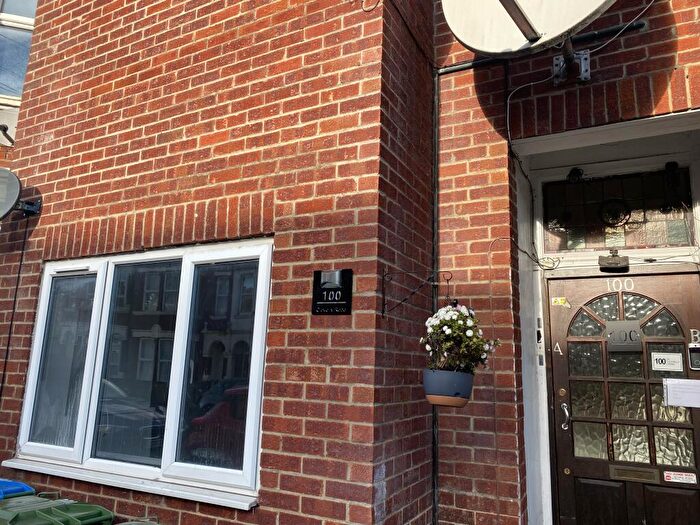 2 Bedroom Flat To Rent In Clovelly Road, Newtown, Southampton, Hampshire, SO14