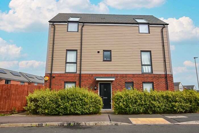 4 Bedroom Semi-Detached House To Rent In Maris Lane, Aylestone, Leicester, LE2