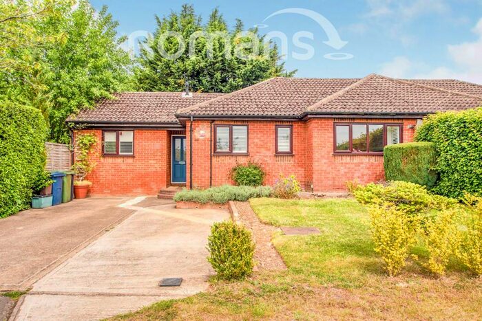 3 Bedroom Bungalow To Rent In Dane Close, Amersham, HP7