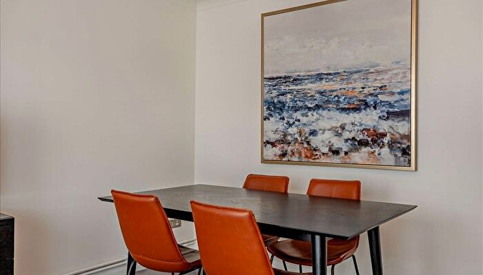 2 Bedroom Flat To Rent In Fulham Road, London, SW3