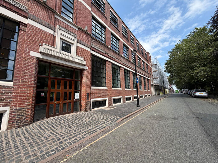 2 Bedroom Apartment To Rent In St Pauls Place, St. Pauls Square, Jewellery Quarter, B3