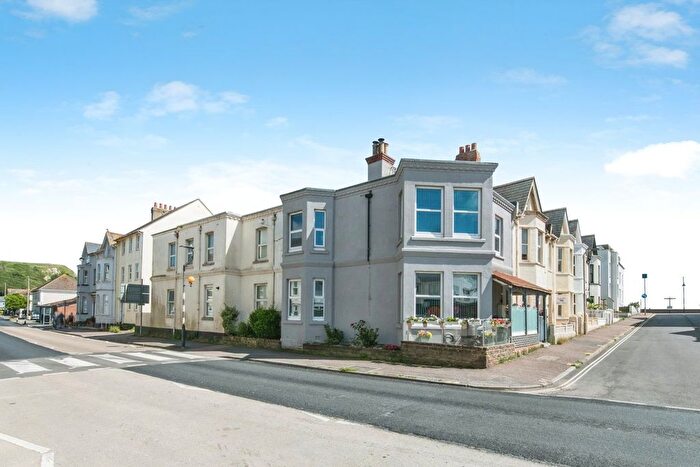 3 Bedroom Terraced House For Sale In Beach Road, Seaton, EX12