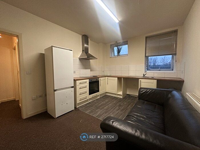 2 Bedroom Flat To Rent In Lower Leys, Evesham, WR11