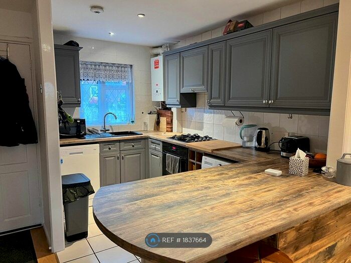 3 Bedroom Terraced House To Rent In Lancaster Road, Northolt, UB5